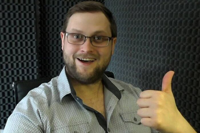 У Дмитрия Куплинова в этот день сегодня день рождения!