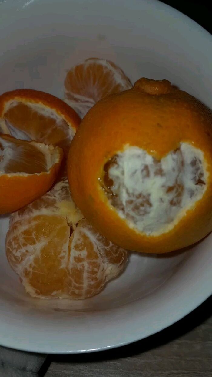 Предновогоднее настроение где-то рядом, но, кажется, пошло пешком без снега