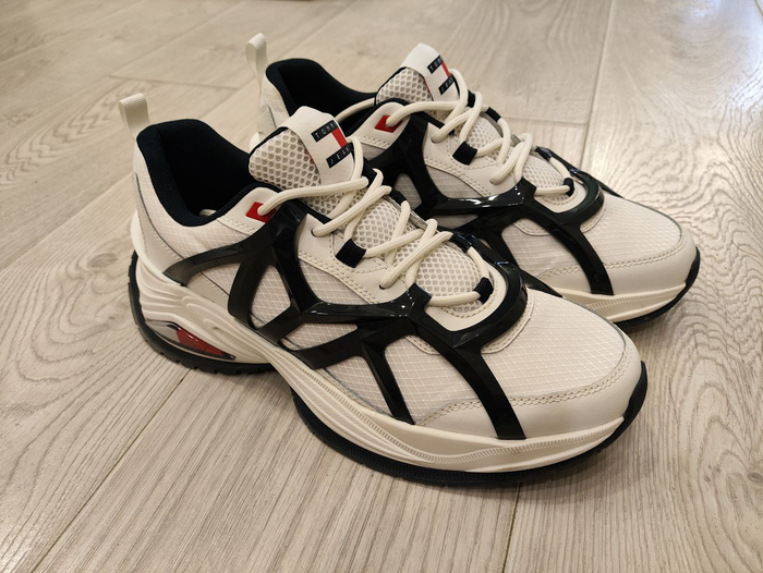 Кроссы всего за 4300₽! Кто-то хвалится дорогой одеждой, а я хвалюсь тем, что досталось за копейки