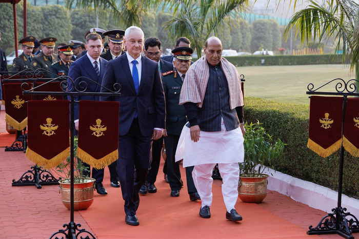 <!--noindex--><a href="https://pikabu.ru/story/prokremlevskiy_informatsionnyiy_puzyir_mefodiya__2001100_13466329?u=https%3A%2F%2Frg.ru%2F2025%2F12%2F04%2Fbelousov-pribyl-v-deli-i-vstretilsia-s-ministrom-oborony-indii.html&t=https%3A%2F%2Frg.ru%2F2025%2F12%2F04%2Fbelousov-pribyl-v-deli-i-vstretilsi...&h=1f98fd163753add9d3d7cf8405f6af597439c3ac" title="https://rg.ru/2025/12/04/belousov-pribyl-v-deli-i-vstretilsia-s-ministrom-oborony-indii.html" target="_blank" rel="nofollow noopener">https://rg.ru/2025/12/04/belousov-pribyl-v-deli-i-vstretilsi...</a><!--/noindex-->