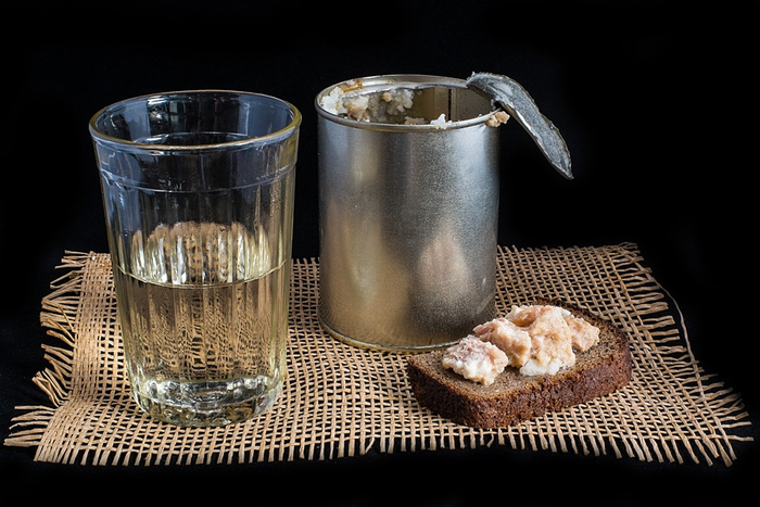 Вы не понимаете, в стакане вода.