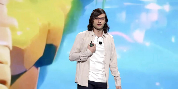 Дин Лейтерсдорф демонстрирует видео в реальном времени, показывая анимацию своего персонажа во время конференции Amazon (скриншот: AWS Events).Calcalist Digital