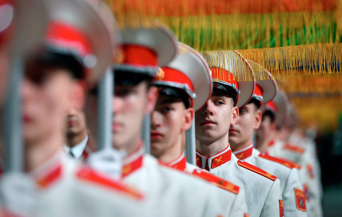 Участники кремлевского благотворительного кадетского бала в Москве//Фото: Григорий Сысоев/РИА Новости