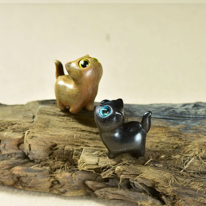 Мой кот , ровно до момента, пока он не получит еду