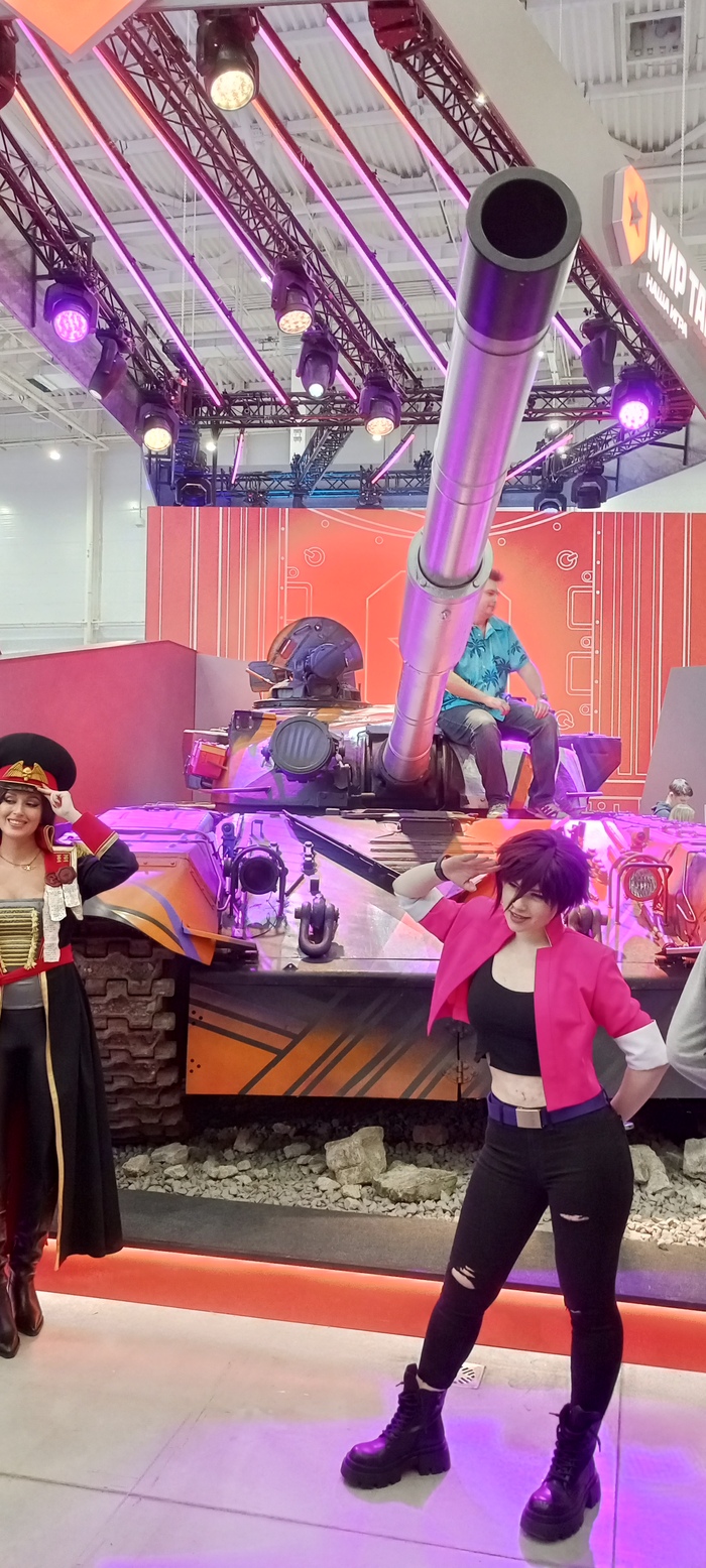 Фанаты WOT на месте ? Кстати на башню залез сам Томми Версети, наверно чит код прописал