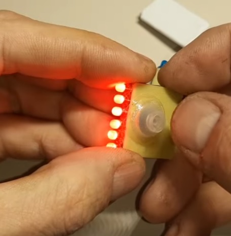 и она полностью залита и пустот в середине нету, всё залито компаундом (что это?)