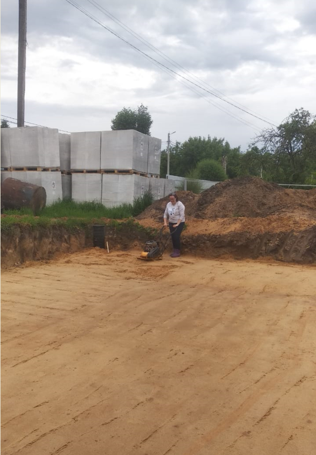 жена не отстает, экономим отсутствующие деньги.