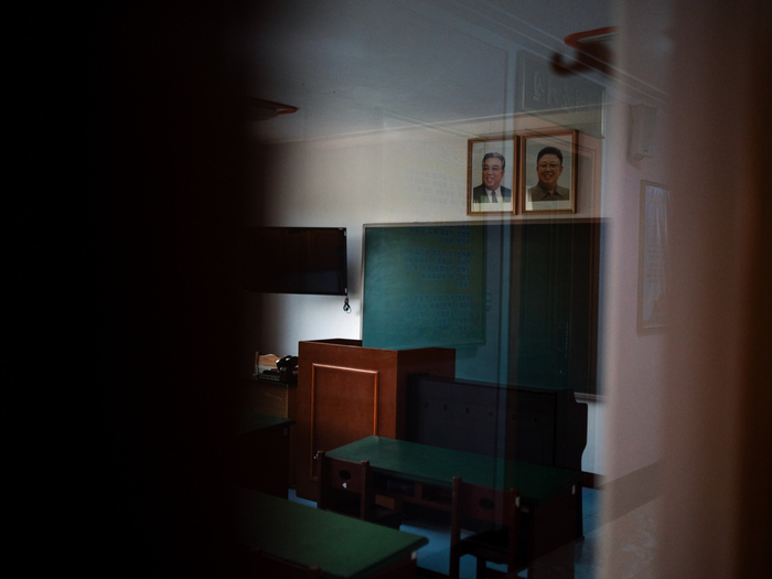 Похожая фотография из дет дома