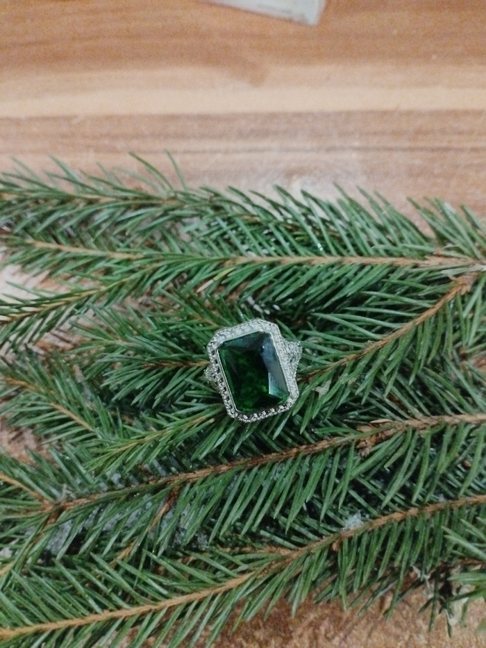 На зелёный с зеленью