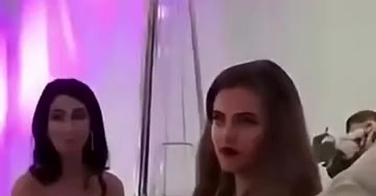 Smack my bitch up! - Girls, Alcohol, Corporate, Dancing, The prodigy, It Was-It Was, Video, Vertical video, Short videos, Repeat