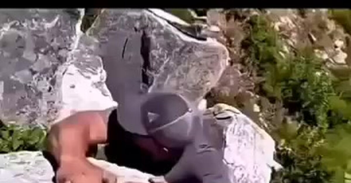 No, I'm not afraid of heights, I'm afraid of falling. - Hobby, Leisure, Camping, Rock climbing, Rock climbers, Video, Vertical video, Short videos, Artificial Intelligence