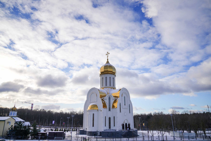 РПЦ МП храм имени равноапостольного великого князя Владимира в Крылатском г. Москвы. 2025 год. Площадь храма — 1183 кв. м., вместимость — 500 человек. Автор фото: Олег Варов