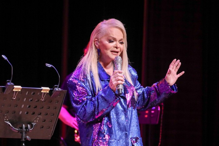 ����� �������� ����