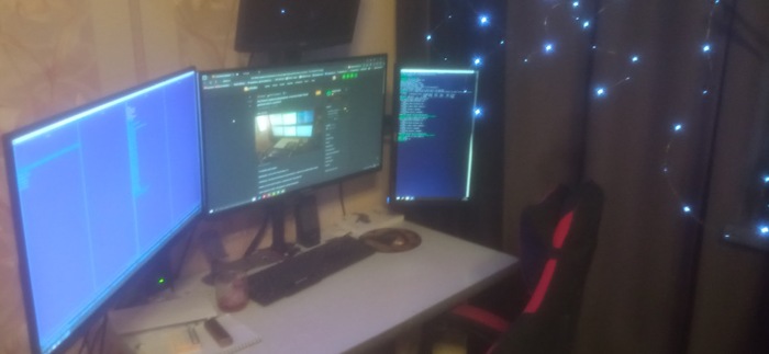 Ответ BrainFury в «Системное администрирование. А как выглядит Ваше рабочее место, коллеги?»