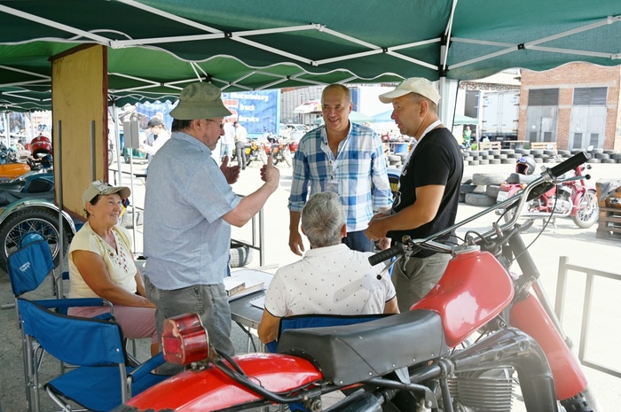 �. �. ������� � ����� ������ ( �� ������, ����������, ������