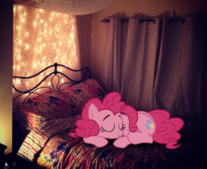 Здравствуйте мои уважаемые читатели, извиняюсь что отсутствовал так долго сами понимаете вся эта предновогодняя суета забрала у меня много времени, так еще и экзамен, который я успешно сдал так что можете меня поздравить (какое настроение перед НГ у вас?).