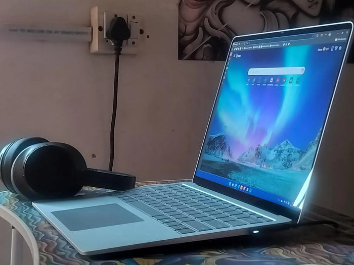 ����� �������� surface laptop 7 �� �������� 1-�� �����, ���������� ����� � ������