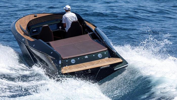 электрический катер Frauscher x Porsche 850 Fantom Air