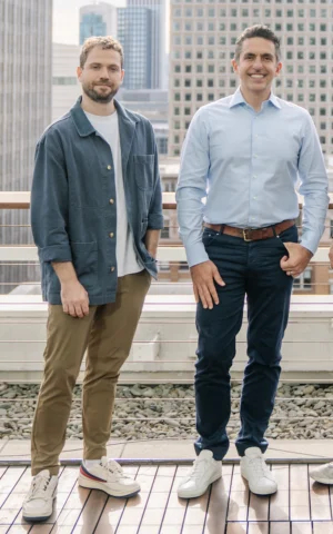 ����� ������ (�����) � ���� �����, �������� ���������� ����� Striker Venture Partners, ������������� � ���-���������. (���� ������������� Striker Venture Partners)