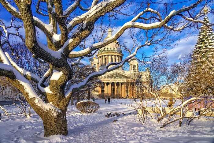 Исаакиевский собор зимой