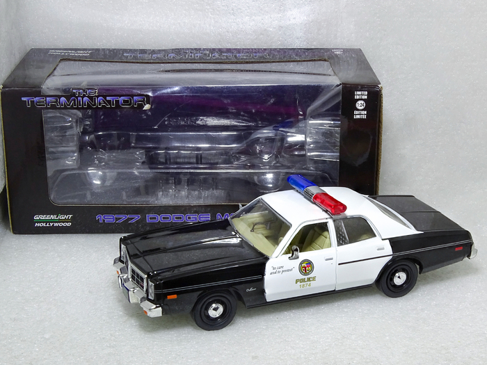 ���. 1. ������ ����������� ���������� Dodge Monaco Metropolitan Police 1977 �� �/� ����������� � �������� 1:24 �� ����� GreenLight