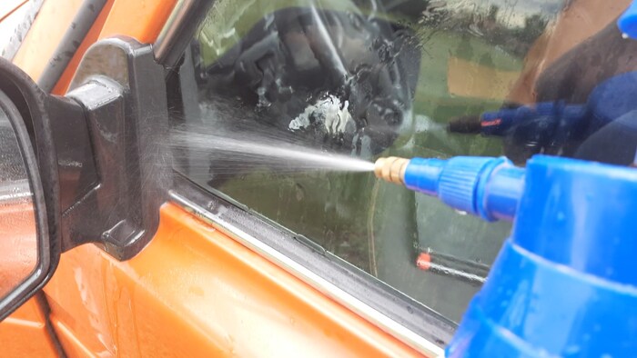 Если за зеркало проникает вода...