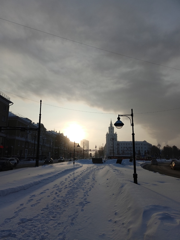 Рассвет в Перми, здесь солнце значит - мороз и лютый холод!