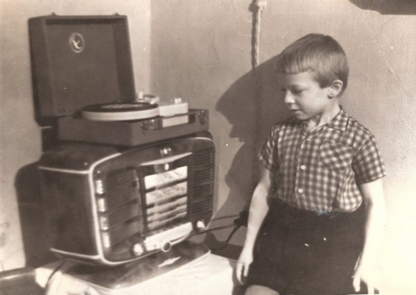 1958 �. ��������