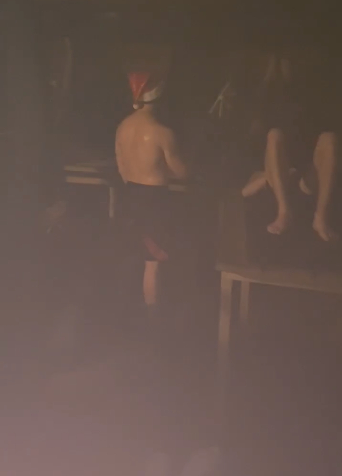 Групповое предновогоднее парение