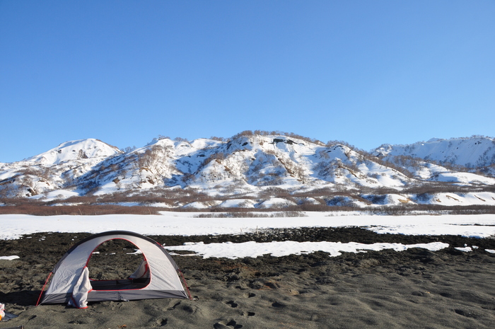 первая ночевка на пляже, ночь звездная и тихая, и холодная