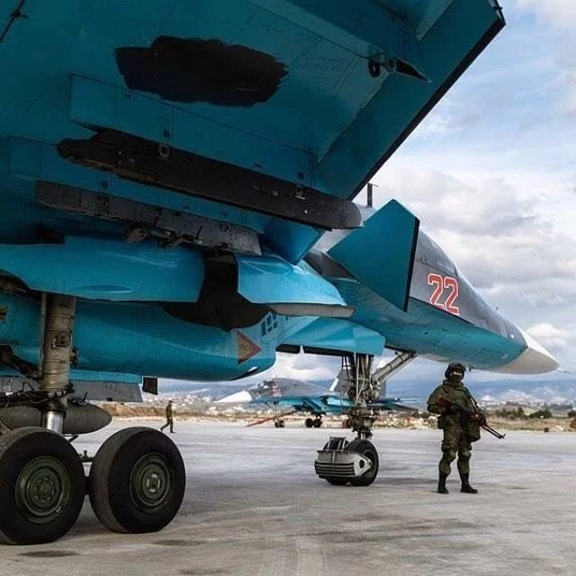 Многофункциональный фронтовой истребитель-бомбардировщик Су-34⁠⁠