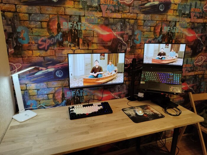 Вот такой была столешница. Красиво, но совершенно обычно