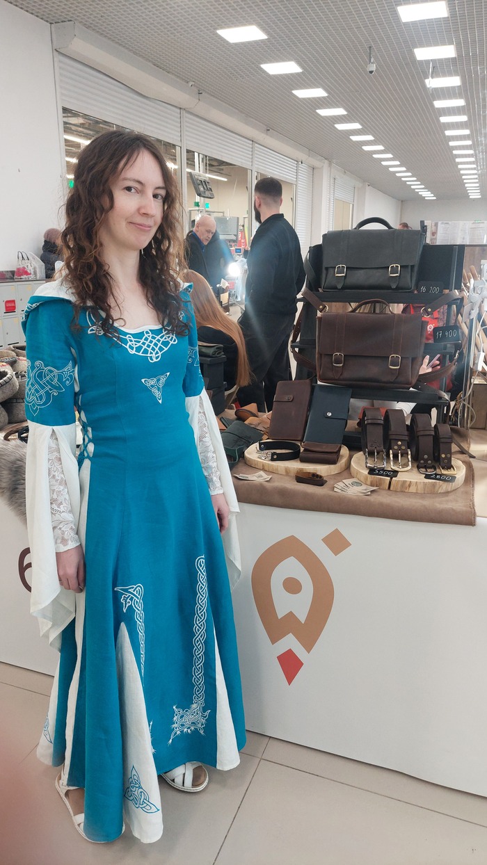 Первая ярмарка: 6 ремней, шкура зверя из Леруа и платье эльфийки. P.S. Это сработало