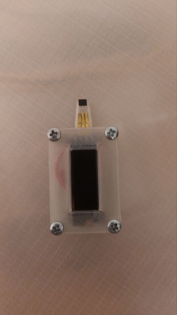 Не очень точный, но полезный прибор. Позволяет оценить качество партии магнитов на предмет разброса характеристик.