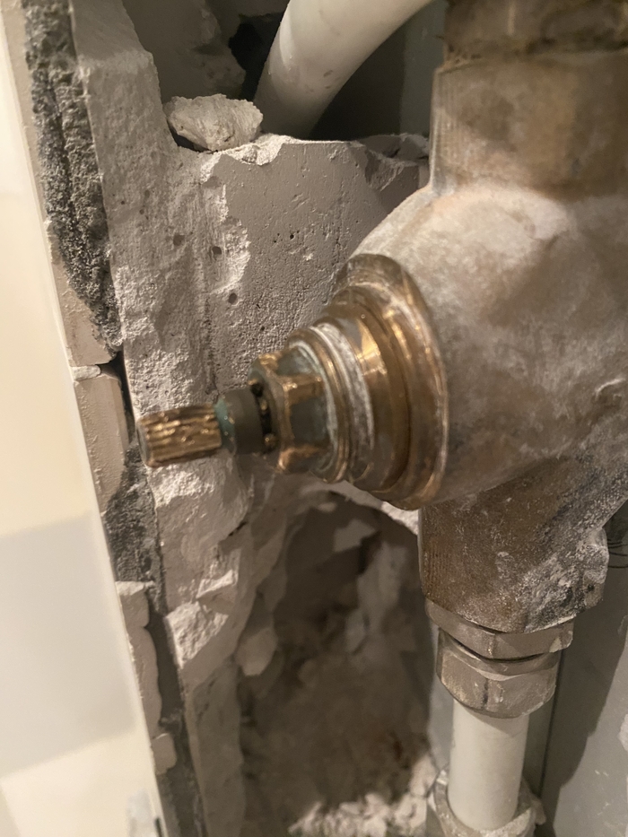 Шлицы на кран-буксе