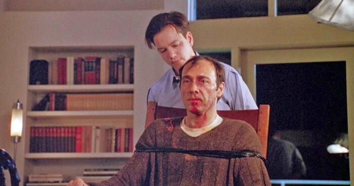 Кадр фильма "Среди акул"