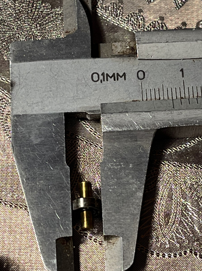 Крошечный шарикоподшипник