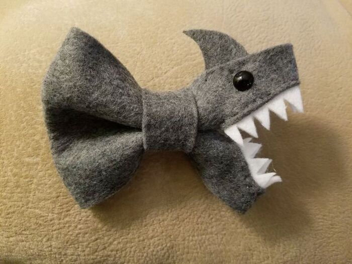 Галстук-бабочка "Акула" из фетра