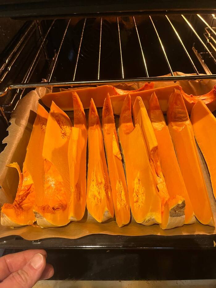 ������� ������ �� ���� ����� � ����������. ������ ��������� ������� ���������, � ������ ����� �������� ������� �� ��������