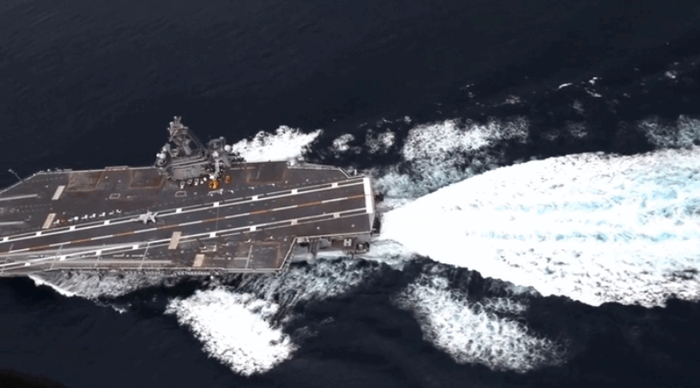 ������� ���� "������ ������" ��������� USS CVN 72 Abraham Lincoln �� ������ ������ ��������� �������� �� ������� �����. �����: ��-����� @zeleniy_krai