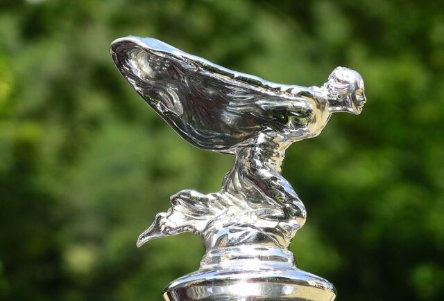 Существовало несколько модификаций фигурки.