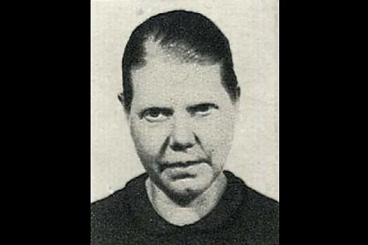 She grabbed small children and threw them into the gas chamber over the heads of adults. - My, Concentration camp, Fascism, Negative
