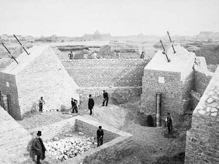 1887. �������� ����������