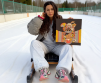 ����������