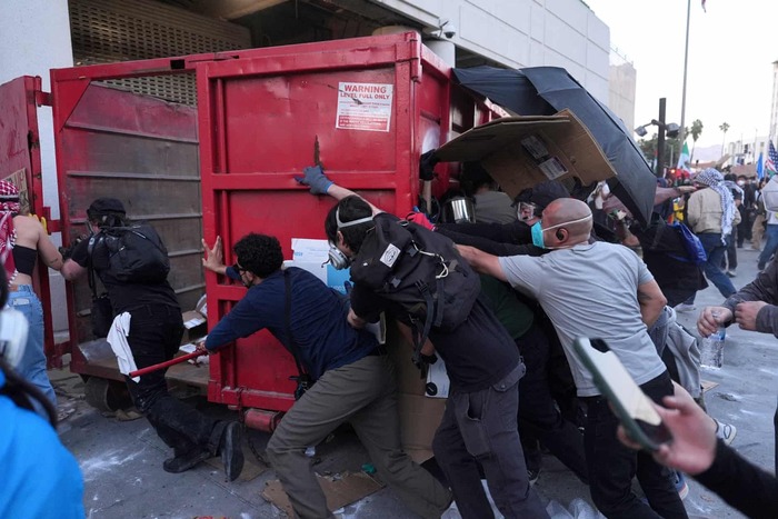 ���-��������, ���. ������������ �������� ����������� ��������� ����� � ������, ������� ������������ ��� ���������� ��������� ��� �������. ����������: Jae C Hong.