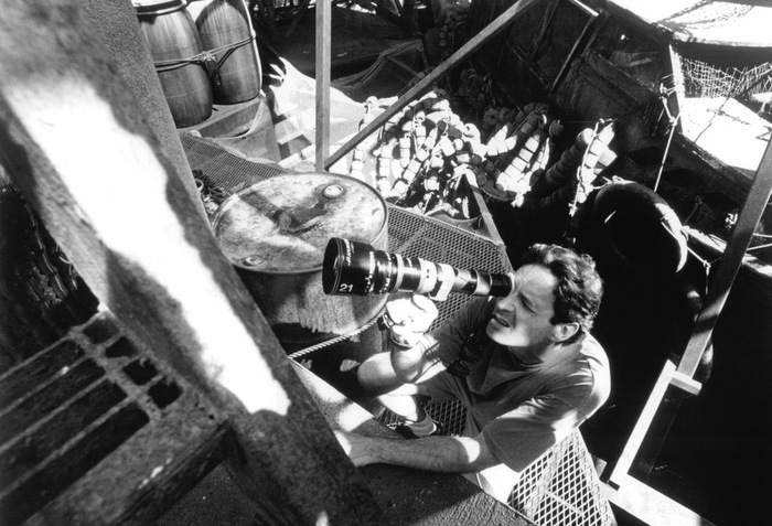 Рейнольдс возможно догадывался, что перемирие с Костнером не продлится долго, но его воля была сломлена щедрым гонораром.