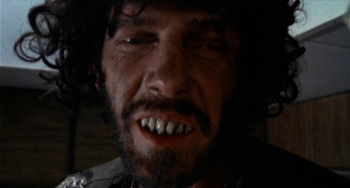 Кассовый успех картины был практически полностью обусловлен "сарафанным радио". В рекламу много денег не вкладывали.