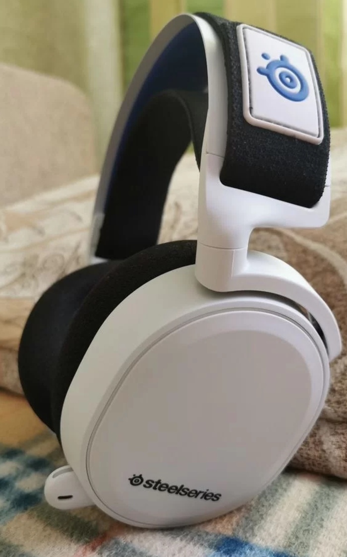 ������ �� ���������� ������ ��������� ������� ��������� Steelseries Arctis 7P Wireless � PS5