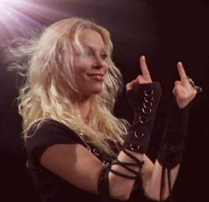 АНЖЕЛОЧКА наша матушка GOSSOW лучше ее нету никого, только Тарьюшка наша тоже матушка TURUNEN еще