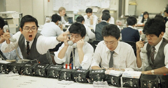 Фоточку я позаимствовал у TradingPhronesis из истории <a href="https://pikabu.ru/story/the_stalin_sfericheskiy_v_vakuume_yaponskiy_pankrok_chast_1_13724739?u=https%3A%2F%2Fpikabu.ru%2Fstory%2F_11413857&t=%D0%AF%D0%BF%D0%BE%D0%BD%D1%81%D0%BA%D0%B8%D0%B9%20%D0%BF%D1%83%D0%B7%D1%8B%D1%80%D1%8C%2080-x&h=7b4b59decadfab696a131835291a341703c82036" title="https://pikabu.ru/story/_11413857" target="_blank">Японский пузырь 80-x</a>.